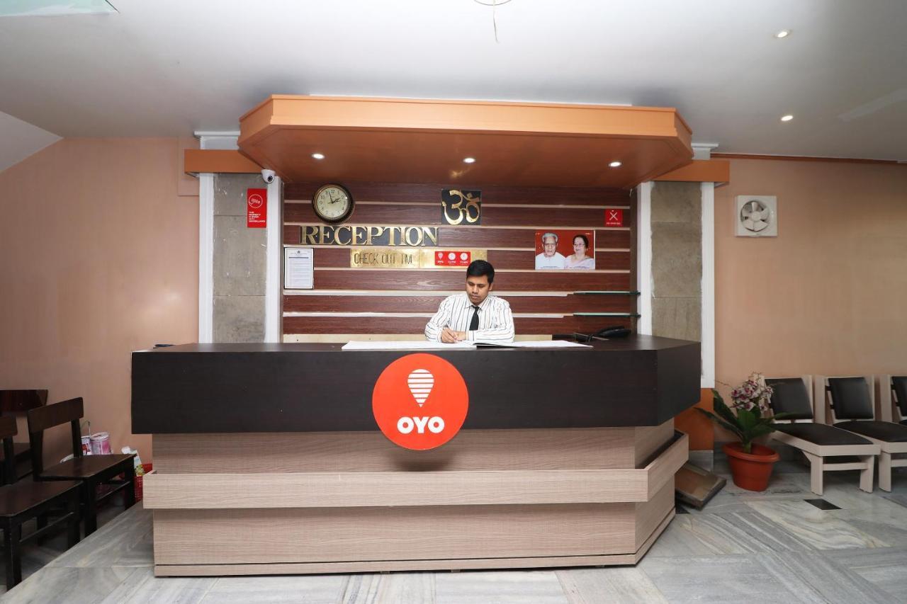 Vaccinated Staff - Capital O 7933 Hotel Trimurty International Gauháti Kültér fotó