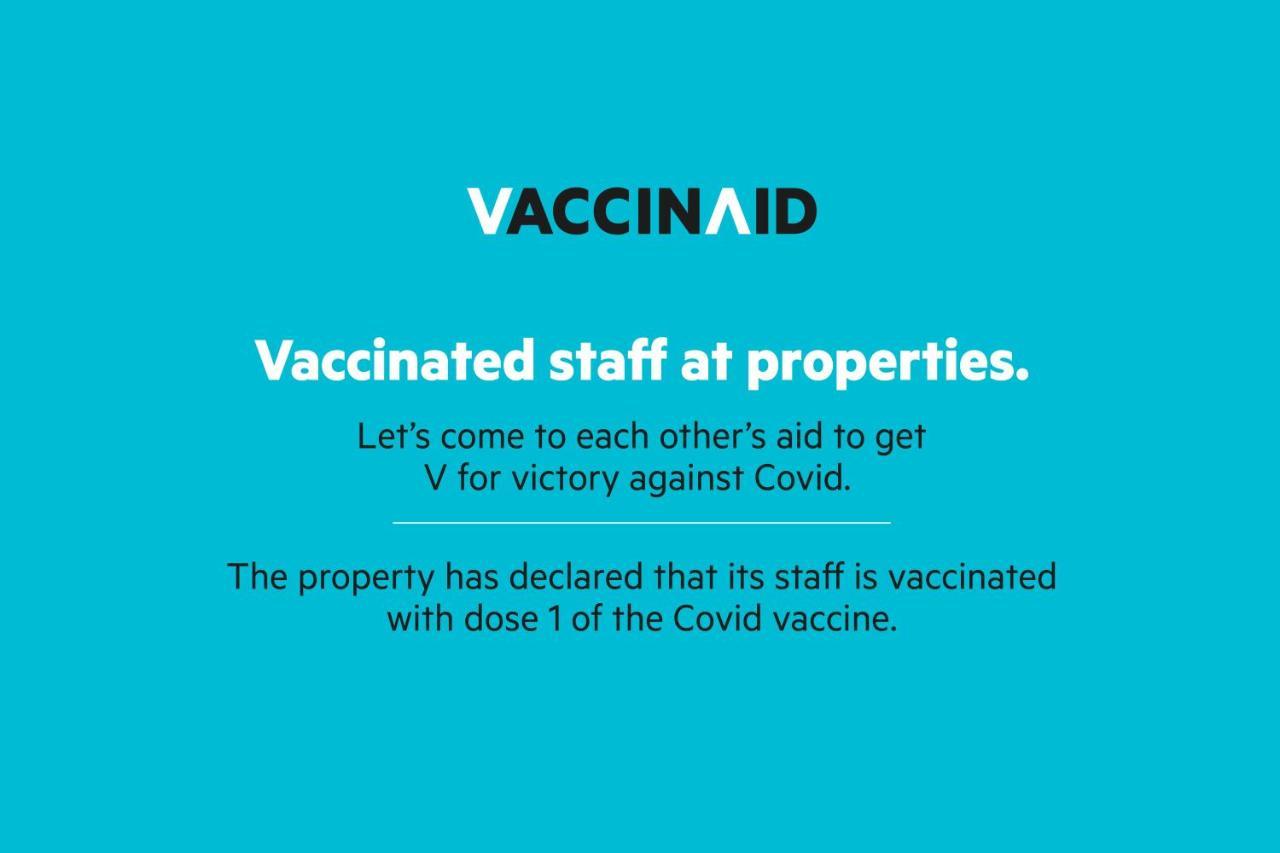Vaccinated Staff - Capital O 7933 Hotel Trimurty International Gauháti Kültér fotó